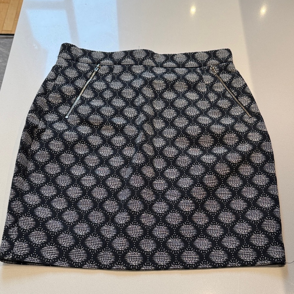 🆕 H&M Tweed with Exposed Zipper Details, Geometric Mini Skirt, Navy, Size 12